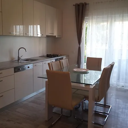 More Apartment *